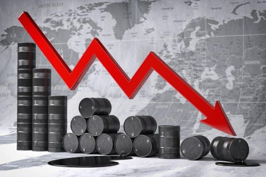 نفت در سراشیبی کاهش قیمت افتاد